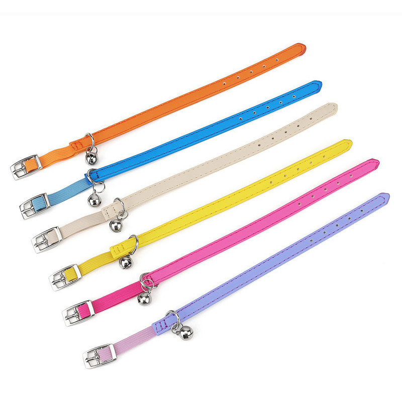 Macaron színű aranyos kisállat macska nyakörv, rugalmas hevederes macskanyakörv, állítható PU színű kis nyakörv csengővel kölyökkutyáknak és macskáknak