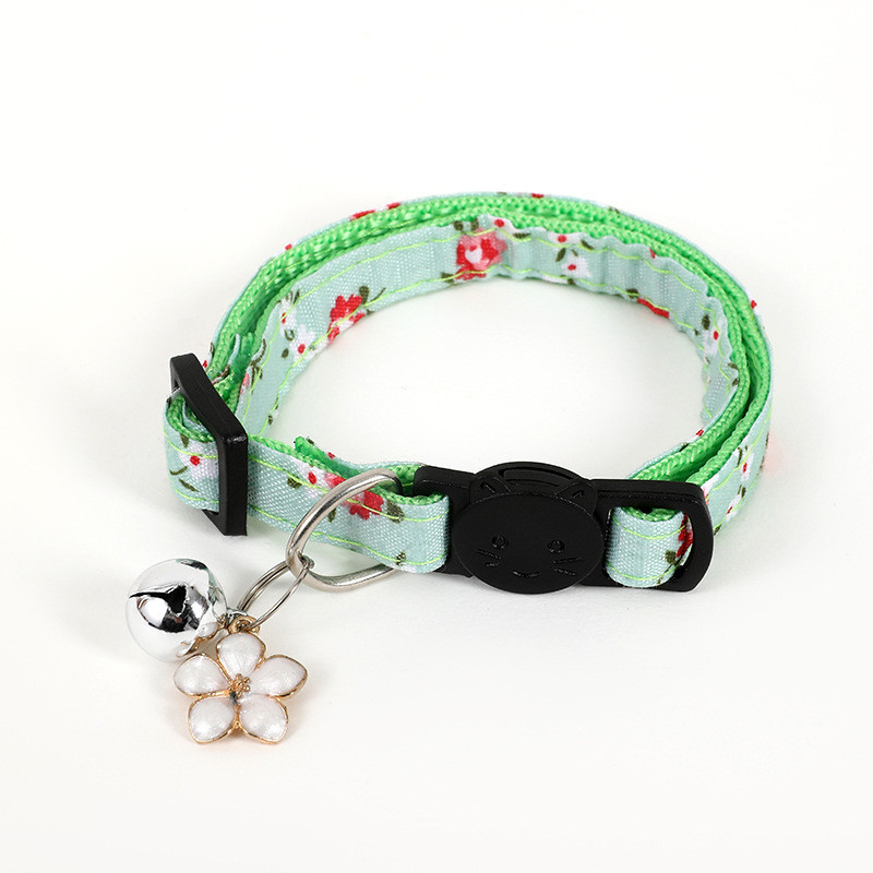 Guler pentru pisici cu clopoței și pandantiv Guler cu flori pentru pisici Guler reglabil pentru pisici și căței Articole pentru animale de companie în aer liber