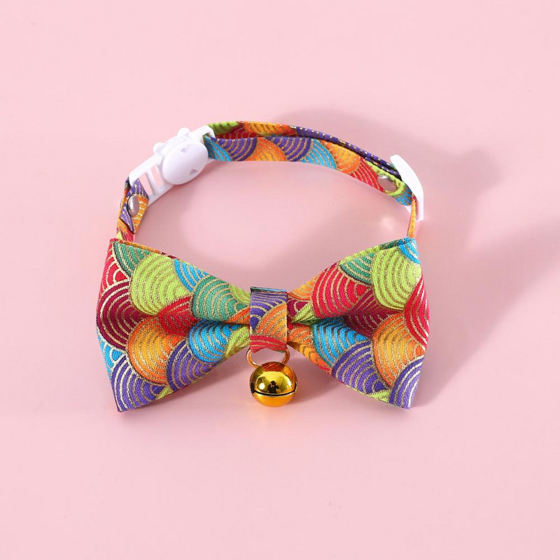 Kisállat nyakörv kutya nyaklánc Könnyű masnis bűbáj nyakruha kisállat nyaki kiegészítő kis kutyanyakörv harangmacska kellékekkel