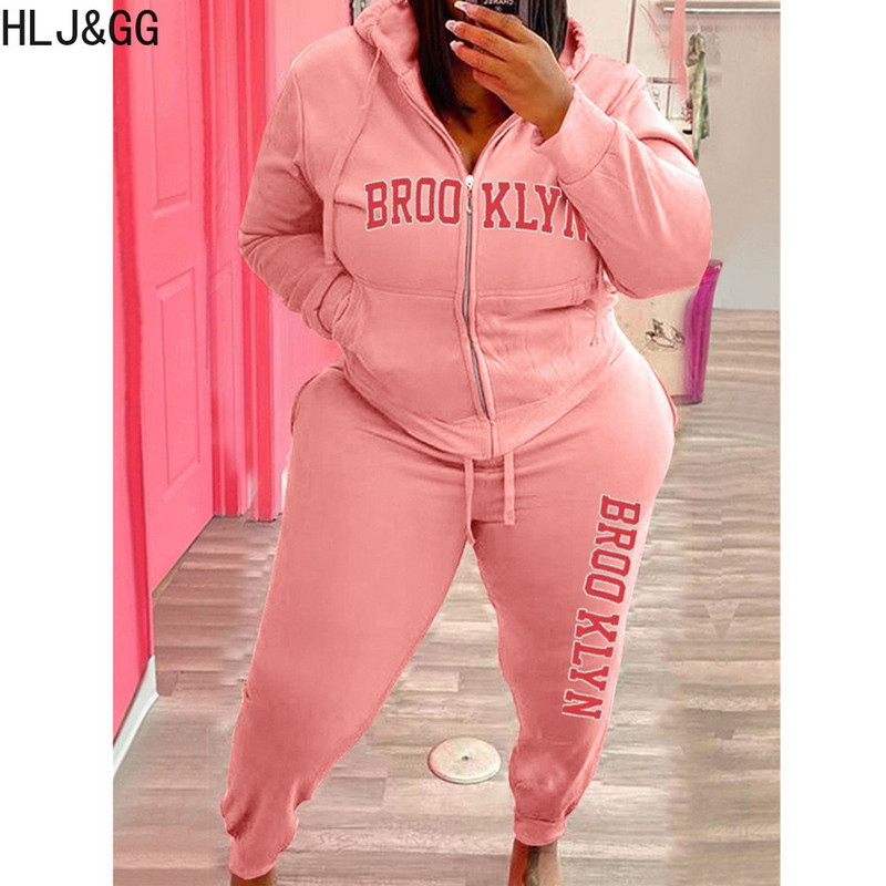 HLJ&GG Plus Size Γυναικεία με κουκούλα σετ δύο τεμαχίων Γυναικεία ρούχα Χειμερινό γράμμα εκτύπωσης Φερμουάρ μακρυμάνικο μπλουζάκι + παντελόνι Jogger αθλητικές φόρμες