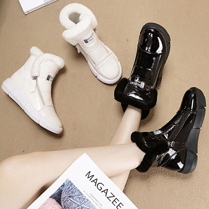 Naiste lumesaapad Veekindlad platvormid Poolsaapad Naiste vabaajajalatsid Soojad tõmblukuga Lamedad papud Naiste talvesaapad Naine