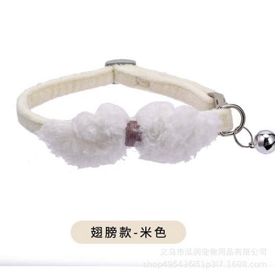 Kasside kaelarihmad Armsad plüüsist kassi kaelarihmad kellukeste ja inglitiibadega. Kaunistused kassidele Väikese koera Teddy Pomeranian kaelarihmad reguleeritavad