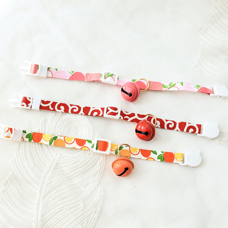 Big Bell sorozat Csendes kialakítású macska kutyanyakörv 1 db 18-30 cm-es állítható gyümölcsnyomat divatos kisállat nyakörv cica nyaklánc nagykereskedő