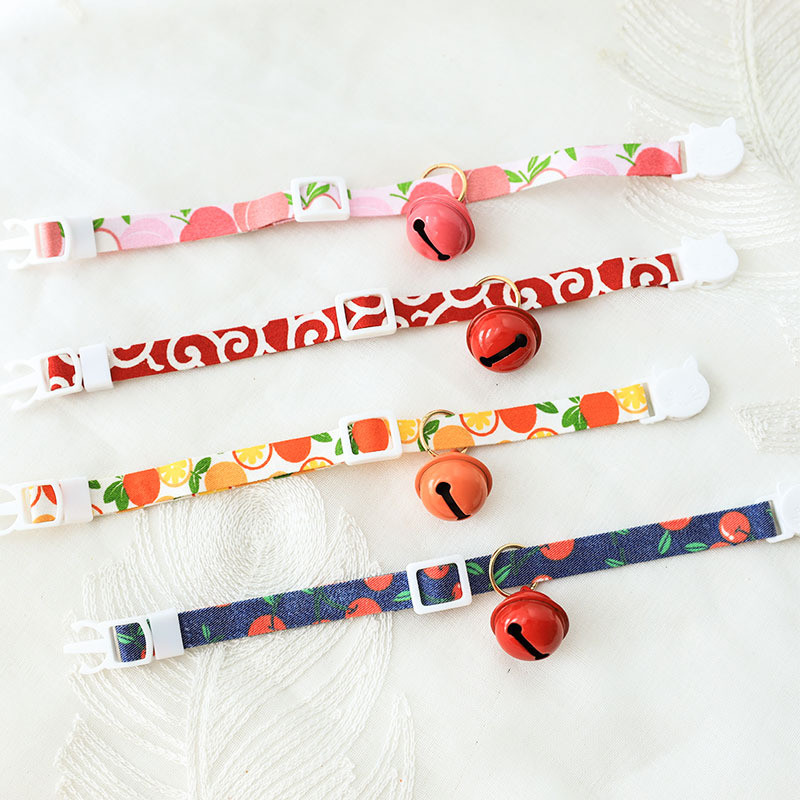 Big Bell sorozat Csendes kialakítású macska kutyanyakörv 1 db 18-30 cm-es állítható gyümölcsnyomat divatos kisállat nyakörv cica nyaklánc nagykereskedő