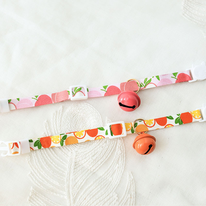 Big Bell sorozat Csendes kialakítású macska kutyanyakörv 1 db 18-30 cm-es állítható gyümölcsnyomat divatos kisállat nyakörv cica nyaklánc nagykereskedő