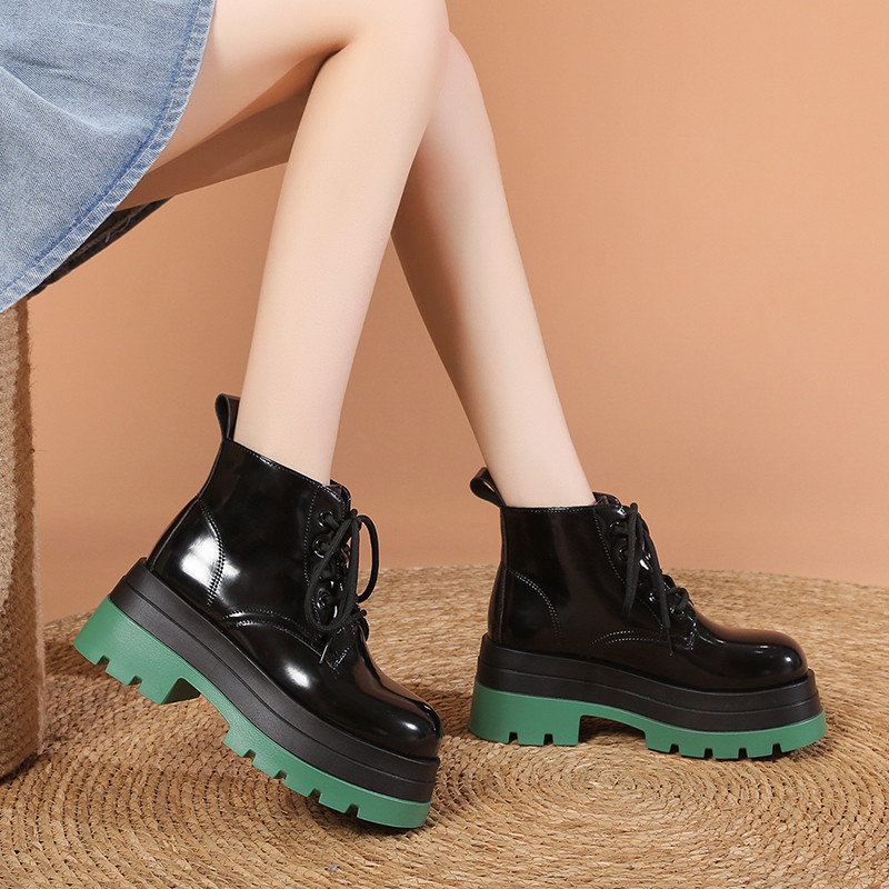 Batai moterims 2023 m. Nauji kryželiu surišti moteriški batai Karštas išpardavimas Apvalūs laisvalaikio batai Moteriški aukštos kokybės kvadratiniai kulkšnies batai