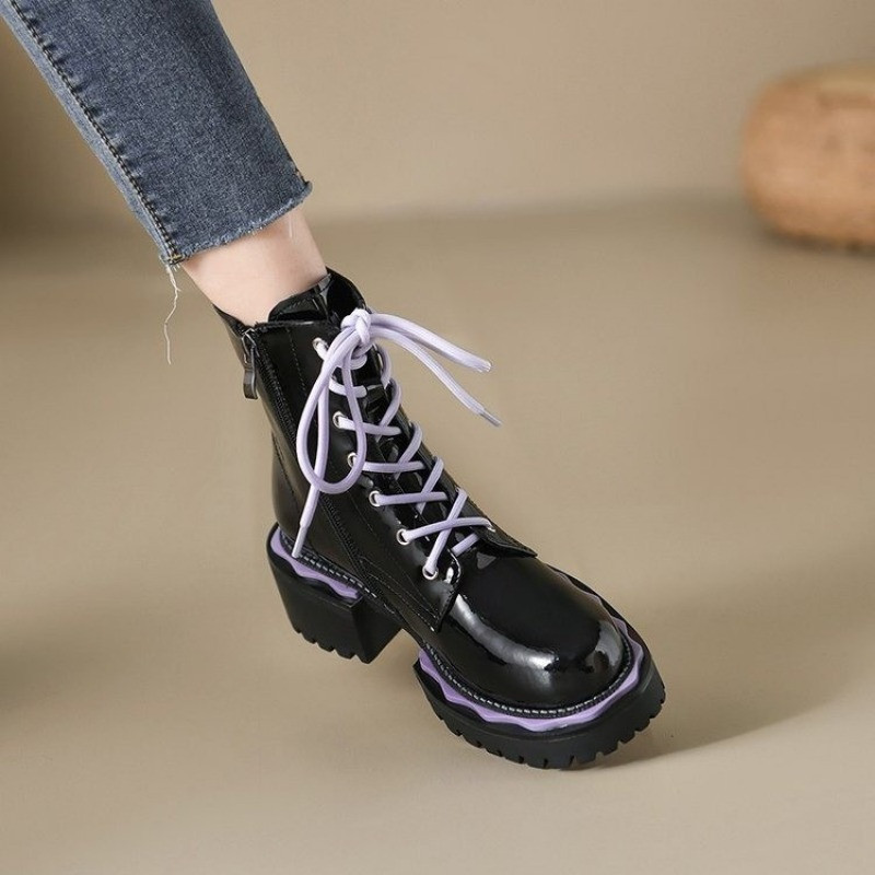 Mustad lakknahast naiste saapad 2023, uued talvised pehmed poolsaapad Briti stiilis nööriga mootorrattasaabas, naiste Bota Feminina