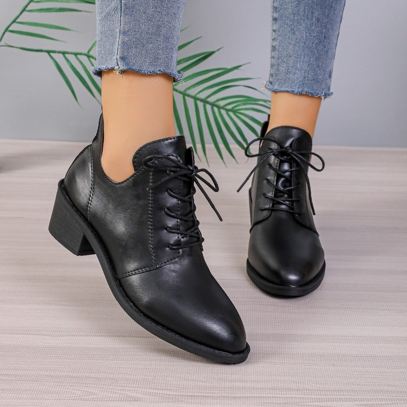 Naiste kingad 2023 Kvaliteetsed ristsidemega naiste saapad Moodsad vabaajasaapad Naiste uued terava varbaga poolsaapad kontsad naistele