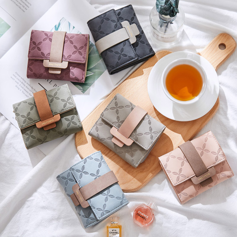 Brändi disaineri lilleline lühike rahakott Naiste PU-nahast naiste rahakott Rahakott Carteira käekott, moodne kolmepoolsed sidurid