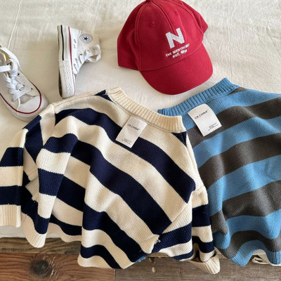 Gyermekruházat Gyerek pulóver 2023 tavasz, új fiúk és lányok csíkos kötött pulóver Baba Crewneck Divatos alkalmi pulóver