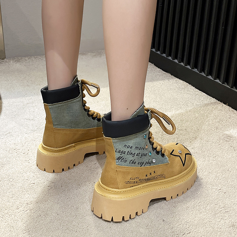 Cizme de damă cu platformă la modă de stradă, iarna 2023, la modă, cizme de motocicletă asortate la modă, pantofi gotici punk de designer