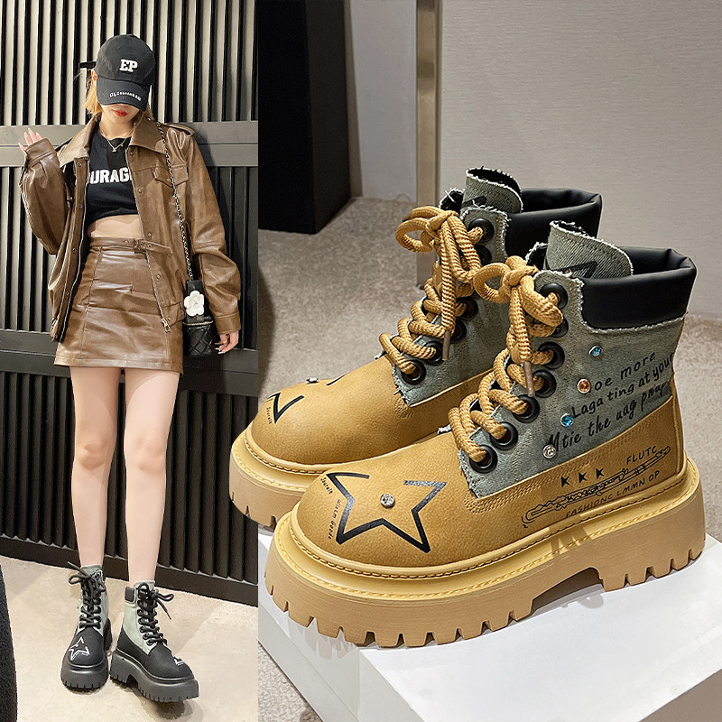 Cizme de damă cu platformă la modă de stradă, iarna 2023, la modă, cizme de motocicletă asortate la modă, pantofi gotici punk de designer