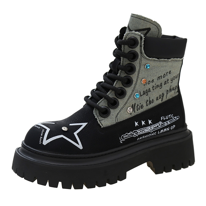 Cizme de damă cu platformă la modă de stradă, iarna 2023, la modă, cizme de motocicletă asortate la modă, pantofi gotici punk de designer