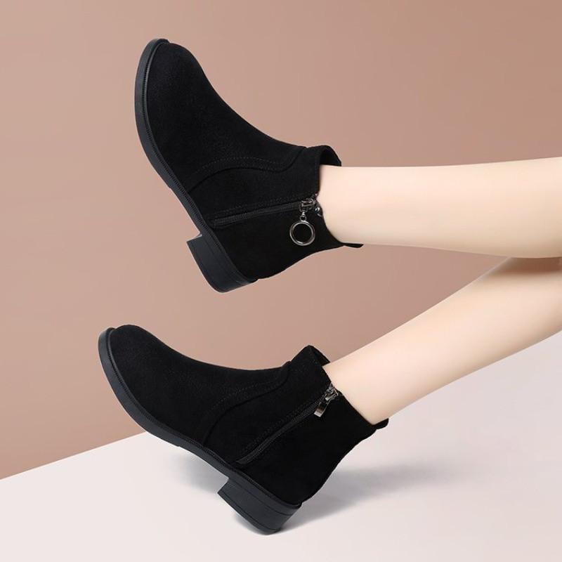 2023-as női őszi és téli új, alacsony sarkú, kényelmes, divatos rövid csizma oldalsó cipzáros hó női csizma