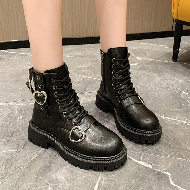 Naiste 2023. aasta kingad. Soe allahindlus Ristiseotud naiste saapad Moodsad metallist kaunistused Uued ümmargused varbad, kontsad Poolsaapad