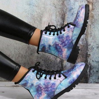 PU Модни ботуши до глезена 2023 Горещи разпродажби Дамски обувки с квадратен ток Зимни дамски ботуши със закръглени пръсти със среден ток Смесени цветове