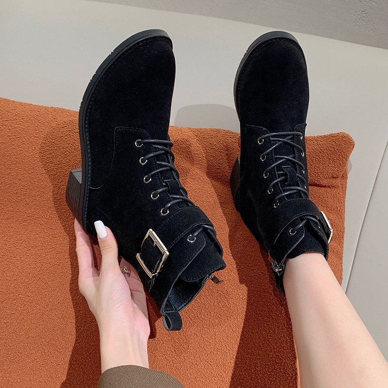 Naiste kingad 2023 Brändi ristseotud naiste saapad Moodne vööpandlaga vabaajasaapad Naiste uued küljetõmblukuga poolsaapad Naistekingad