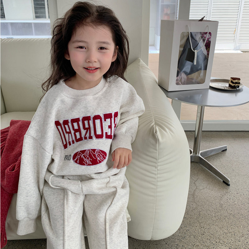 Kaheosaline komplekt Sügis beebipoistele Tüdrukutele Ülikond Kiri Tikitud Fliisist dressipluus Dressipüksid Talvekandmine Lasteriided