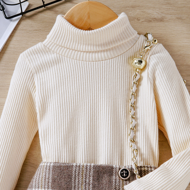 Kaheosaline komplekt uutest tüdrukute kevad- ja sügisestest topidest ja ruudulisest seelikust väikestele ja keskmise suurusega lastele