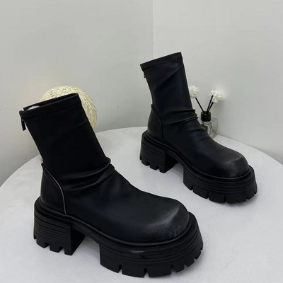 Naiste kingad 2023 Kvaliteetsed tõmblukuga naiste saapad Moodsed plisseeritud moodsad saapad Naiste uued ümarad varbad, kontsad poolsaapad