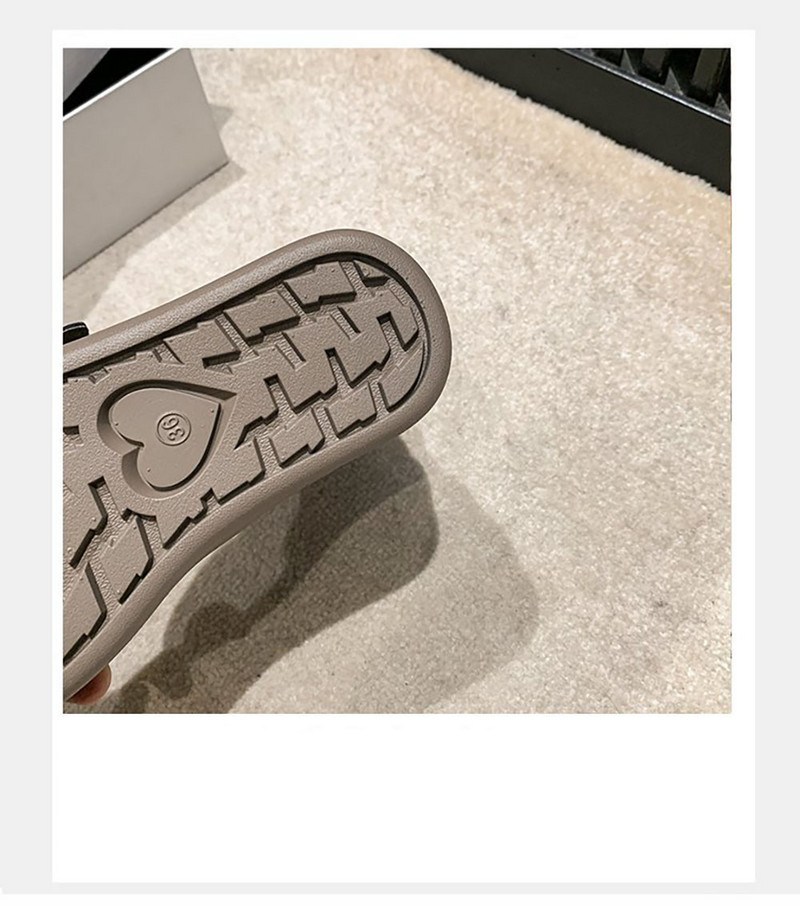 Talvised poolsaapad naistele Paksud soojad plüüsist puuvillased kingad PU nahast veekindlad naiste Martin saapad Kunstkarusnahast sametjalatsid