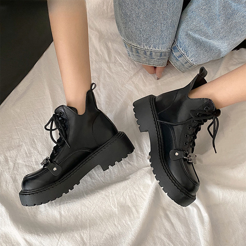 Naiste saapad 2023. aasta talveks Moodsad pitsilised, paksu põhjaga ratsusaapad Trend tüdrukute kingad originaalse disainiga saapad