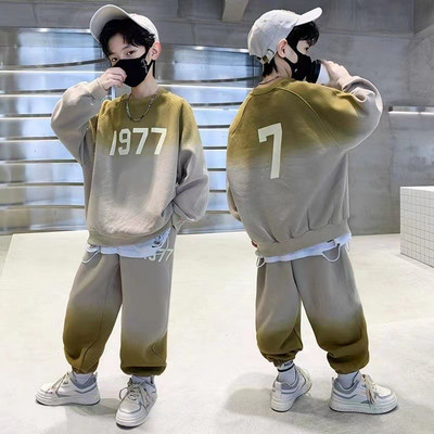 Sügisene teismelise poisi rõivakomplekt, 1977. aasta tüdrukute rõivakomplekt, 1977. aasta prinditud pullover, triibuline pükskostüüm, 2-osaline laste dressid