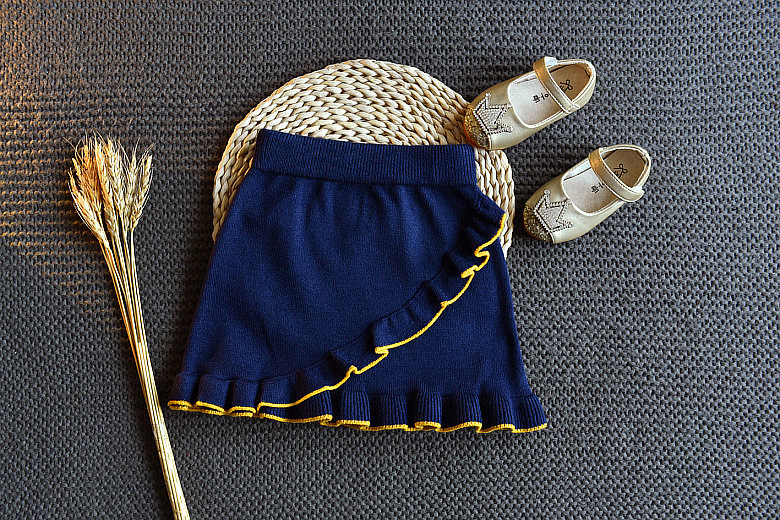 2021 Toamnă Iarnă Îmbrăcăminte Coreeană Copii Fete Culoare Solidă Tricot în V Cămașă cu mâneci lungi + Fusta Set de pulover