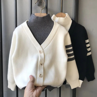 Haine noi pentru copii Băieți Căptușeală de lână Gros Gât crew Mâneci lungi Toamnă Iarnă Coreeană Kawaii Culoare uni Button Pulovere Pulovere