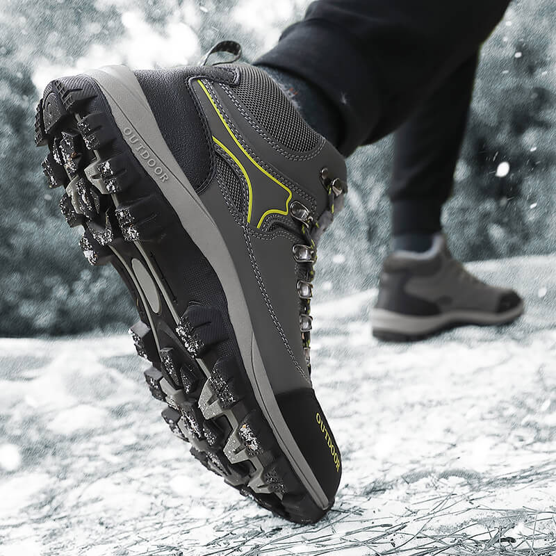 Meeste talvesaapad Õues Matkamine Jooksmine Kõndimisjalatsid Meeste vabaaja tossud Libisemiskindlad Spordijalatsid Soojad Plüüsid Poolsaapad Talvised