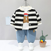 2022 tavaszi csecsemőruhák gyermekruhák baba fiúk lányok ruházati készletei gyerekek újszülött csíkos kabátok póló nadrág 3 részes öltöny