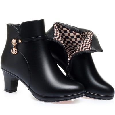 BCEBYL Φθινόπωρο και χειμώνας νέα μόδα με βελούδινες κοντές μπότες ζεστά βαμβακερά παπούτσια casual αθλητικές μπότες γυναικεία βαμβακερά παπούτσια 2023