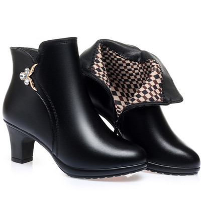 BCEBYL Φθινόπωρο και χειμώνας νέα μόδα με βελούδινες κοντές μπότες ζεστά βαμβακερά παπούτσια casual αθλητικές μπότες γυναικεία βαμβακερά παπούτσια 2023