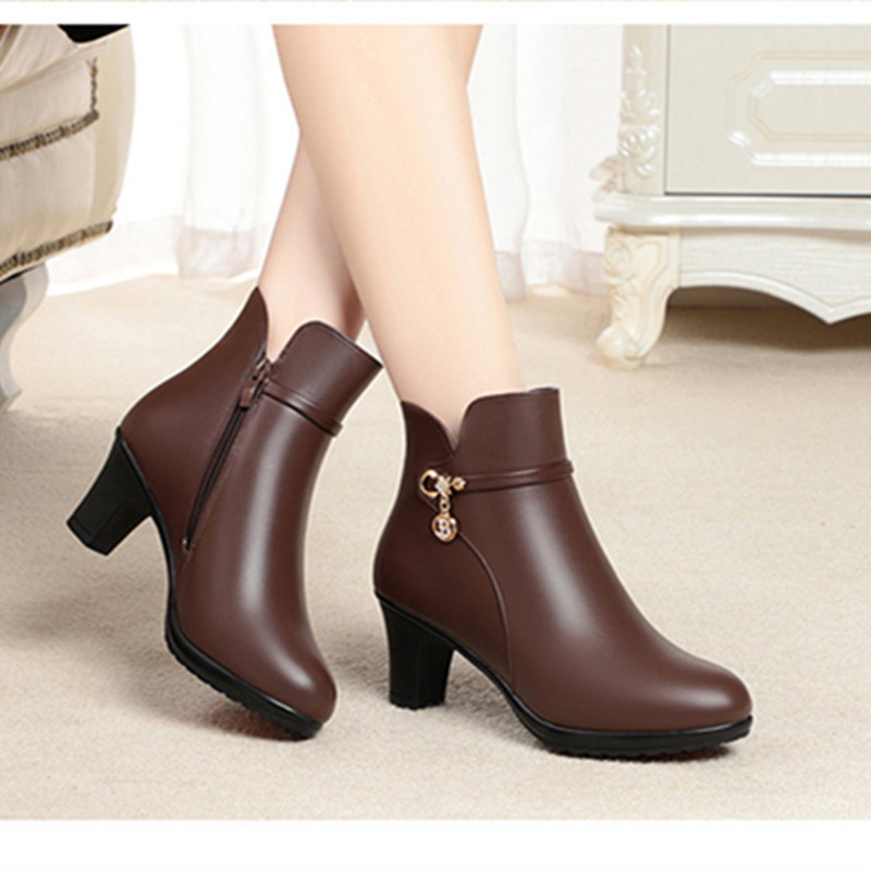 BCEBYL Φθινόπωρο και χειμώνας νέα μόδα με βελούδινες κοντές μπότες ζεστά βαμβακερά παπούτσια casual αθλητικές μπότες γυναικεία βαμβακερά παπούτσια 2023