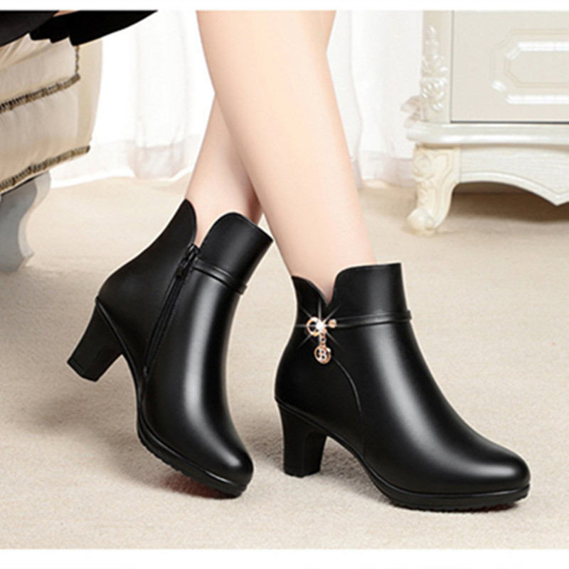 BCEBYL Φθινόπωρο και χειμώνας νέα μόδα με βελούδινες κοντές μπότες ζεστά βαμβακερά παπούτσια casual αθλητικές μπότες γυναικεία βαμβακερά παπούτσια 2023