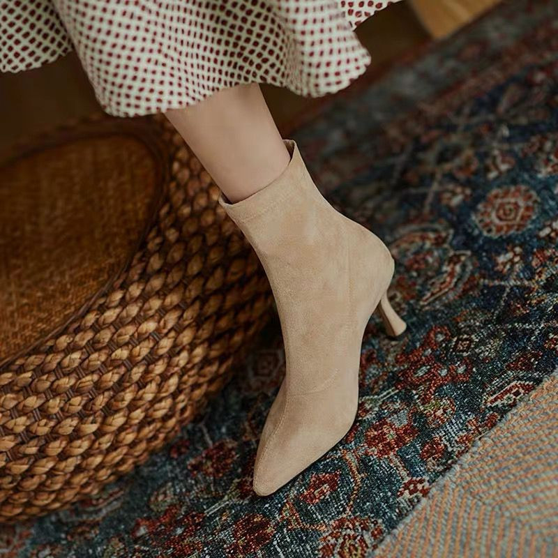 Női csizmák őszi téli sztreccs szövet zokni lábszárközépig érő csizmák szexi női vékony magassarkú cipők hegyes orrú női pumpák 2023