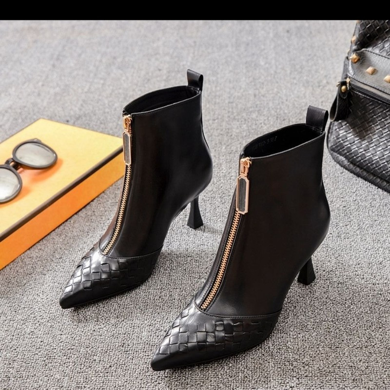 Γυναικείες κοντές μπότες με ψηλά τακούνια 2023 ΝΕΑ Χειμερινά παπούτσια με μυτερή μύτη, Botas στον αστράγαλο, Μπροστινό φερμουάρ ΜΑΥΡΟ sapatos femininos