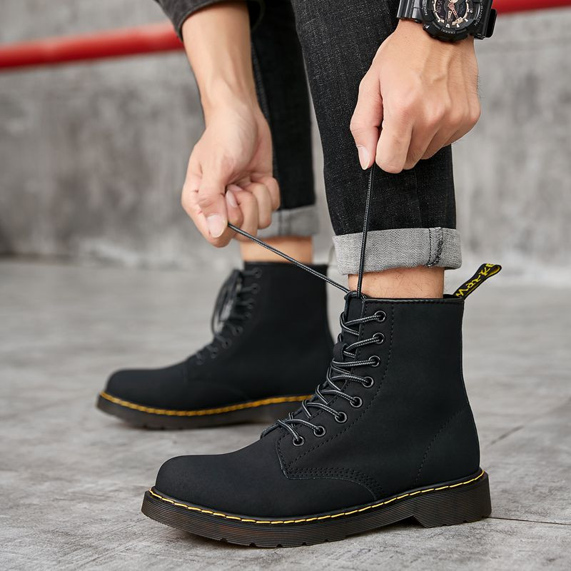 Brändi meeste saapad Käsitsi valmistatud meeste poolsaapad välistingimustes veekindlad meeste tööjalatsid Mood meeste kleidikingad Paeltega meeste mokassiinid