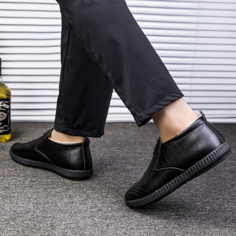 Pluss Velvet meeste saapad Uued jalanõud meestele vabaaja pahkluuni soojad paksu tallaga puuvillased kingad Klassikalised mustad libisevad nahast kingad