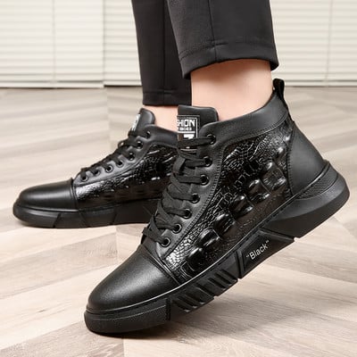 Pluss Velvet pitsidega meeste saapad Uued kingad meestele Talvise krokodilli mustriga soojad õuesaapad Platvormi mustad meeste puuvillased kingad