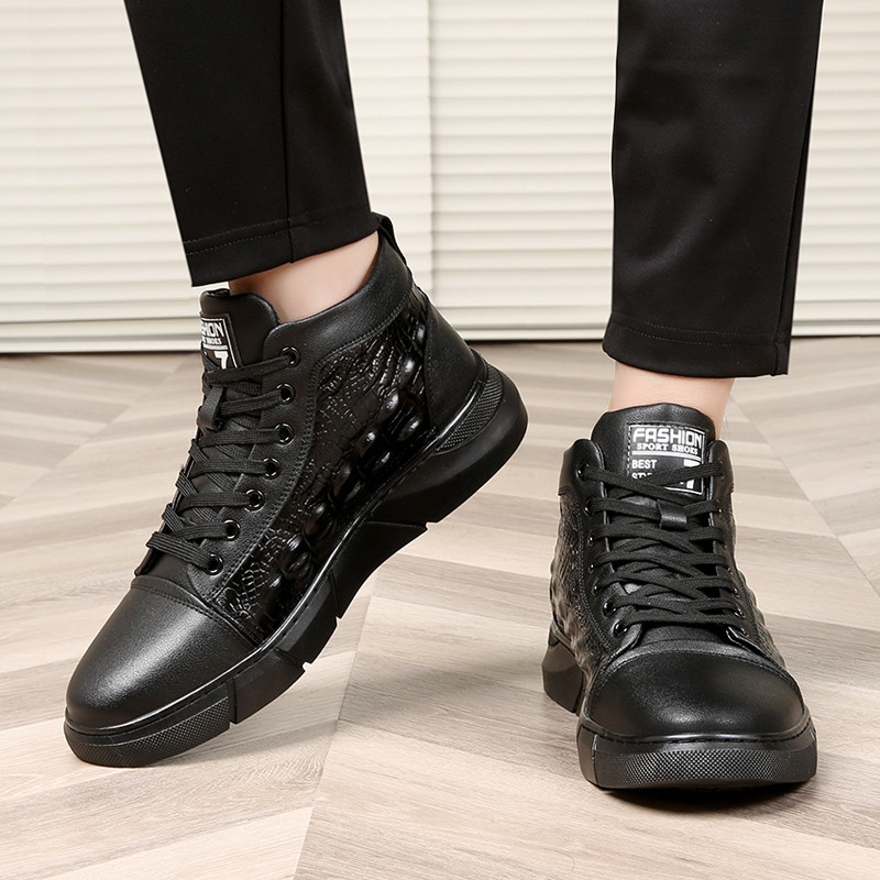 Pluss Velvet pitsidega meeste saapad Uued kingad meestele Talvise krokodilli mustriga soojad õuesaapad Platvormi mustad meeste puuvillased kingad