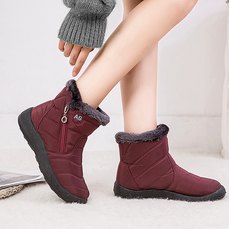 Talvised naiste saapad Paksu põhjaga veekindlad lumesaapad Naiste jalanõud välitingimustes plüüsis, soe platvorm Talvekingad Naiste poolsaapad
