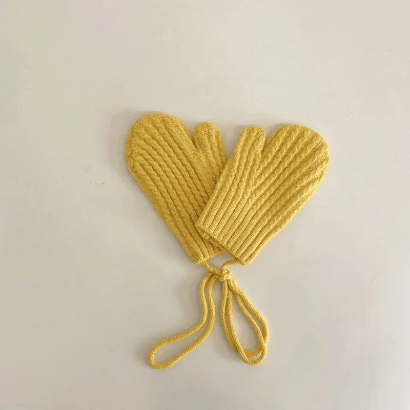 Villased laste talvekindad tüdrukutele poistele Ühevärvilised rihmadega lastekindad Soojad beebitarvikud 3-9Y