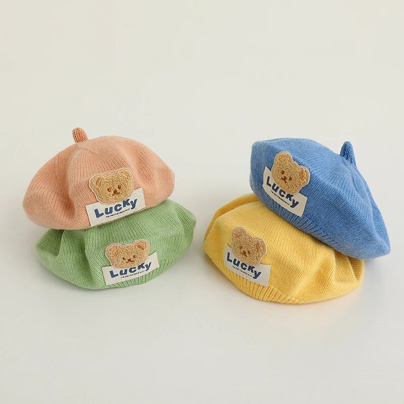 Χαριτωμένο γράμμα Bear Baby Beret Χειμώνας Άνοιξη Ζεστό Πλεκτό Καπέλο Μπερέ Κορεάτικα Παιδικά Κορίτσια Καλλιτέχνης Ζωγράφος Καπέλο μονόχρωμο Beanie