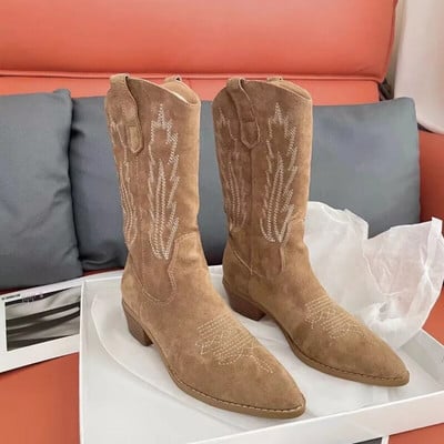 Κεντημένες γυναικείες μπότες Cowboy Mid Calf 2023 Φθινοπωρινές ρετρό χονδρές γόβες Δυτικές μπότες Γυναικεία παπούτσια καουμπόισσας με μυτερή μύτη