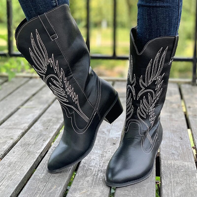 Κεντημένες λευκές γυναικείες μπότες Western 2023 Φθινοπωρινό Slip On Ψηλοτάκουνα Μπότες Cowboy Woman Plus μέγεθος 43 μύτη Mid Calf Botas