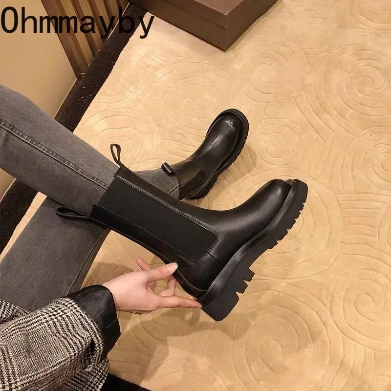 Γυναικείες κοντές μπότες σε στυλ Punk Fashion Slip On Platform Γυναικεία γοτθικά μποτάκια με χοντρό κάτω μέρος 2023 Comfort