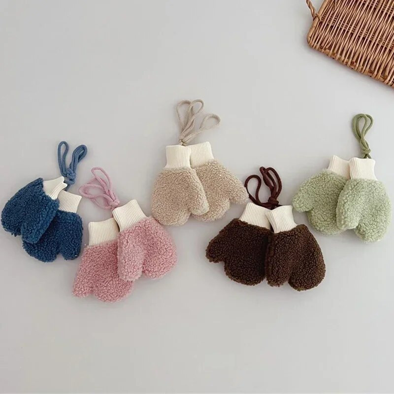 Pakse lambavill soojad poisid Tüdrukud Beebikindad Talvised Lapsed Täissõrmega kindad koos köitega Lapse multifilm karu lumekindad õues