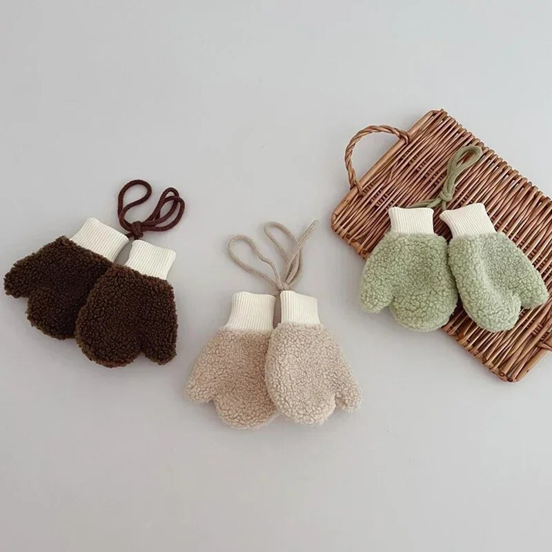 Pakse lambavill soojad poisid Tüdrukud Beebikindad Talvised Lapsed Täissõrmega kindad koos köitega Lapse multifilm karu lumekindad õues