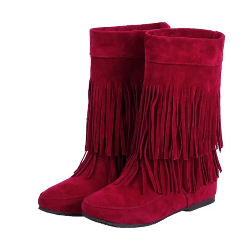 Γυναικείες χειμερινές μπότες με στρογγυλές φούντες